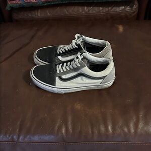 Vans Men's Black and White Sneakers